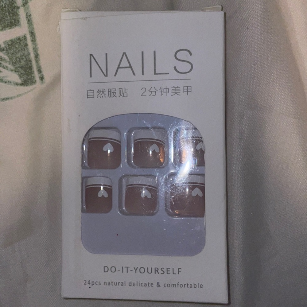 Do-it-yourself nails!